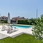 Casa Lumi *