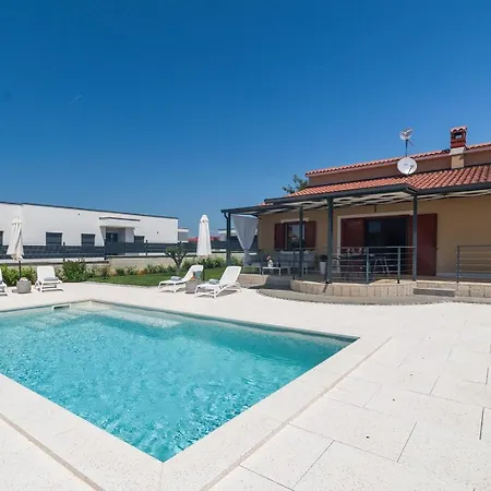 Holiday home Casa Lumi *