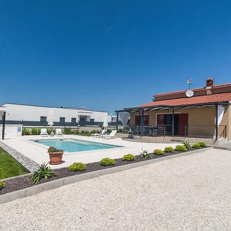 Casa Lumi