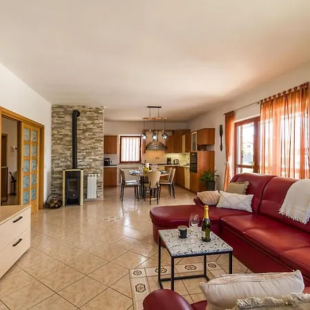 Casa Lumi Holiday home *